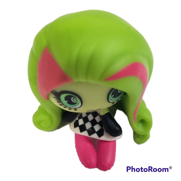 Monster High Mini Figures, Lot of 3 McFlytrap, Lagoona Blue,Twyla - Picture 5 of 5